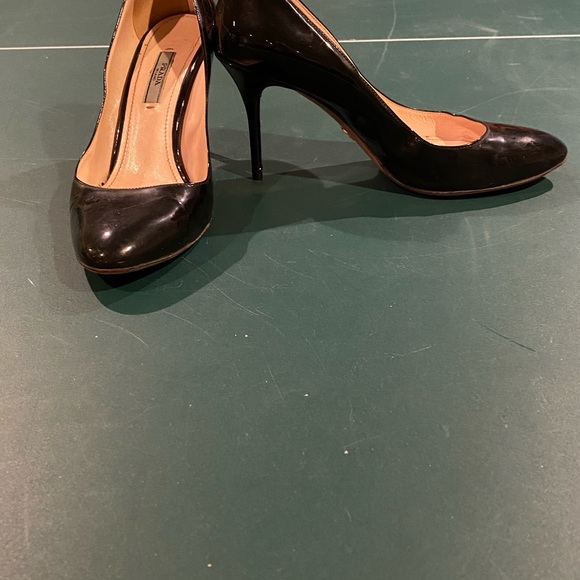 Prada heels - Picture 2 of 6